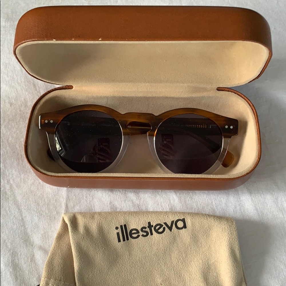 Illesteva sunglasses with case and bag